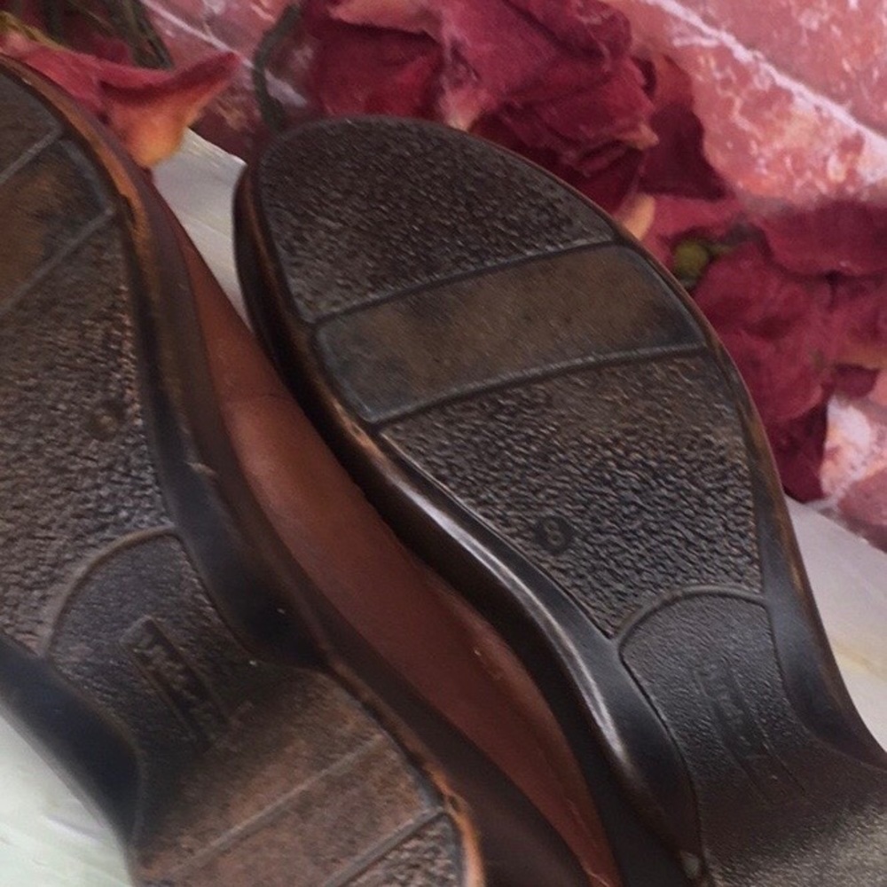 Easy Spirit  Cognac Leather Closed Toe Floral Cutout Comfort Mules - Picture 8 of 9